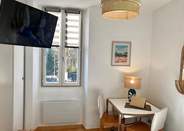 Aux 4 Logis - Le Terra - Petit Déjeuner Offert 1ère Nuit 3* Foix